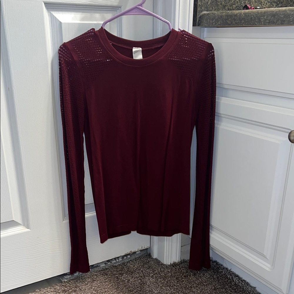 Fabletics Red Fitted Long Sleeve T-Shirt
